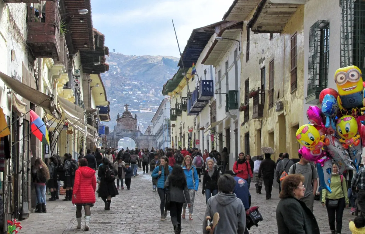 Cusco travel guide Arco de Santa Clara
