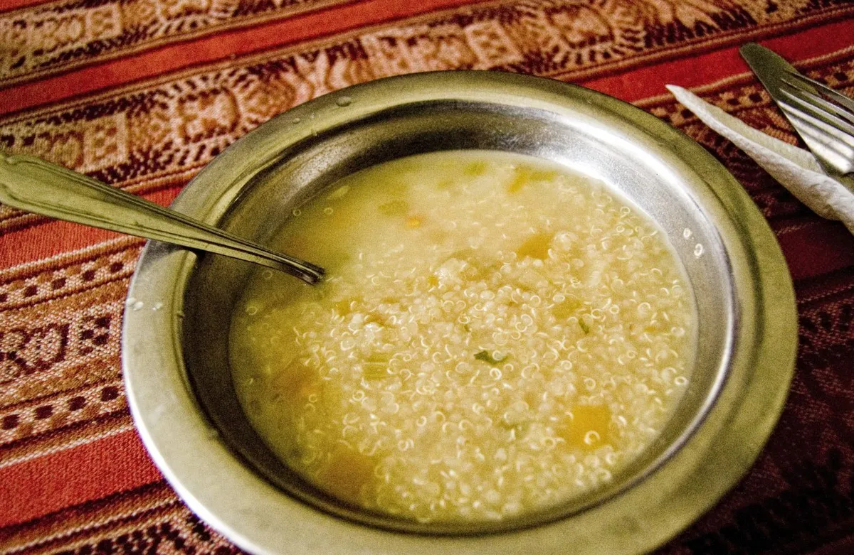 Peruvian vegetarian dishes, sopa de quinoa