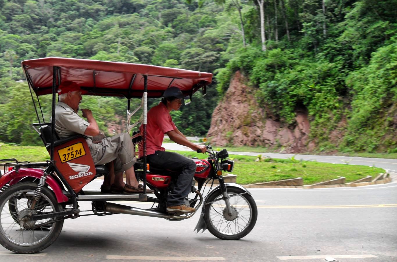Public transport in Peru: Mototaxi